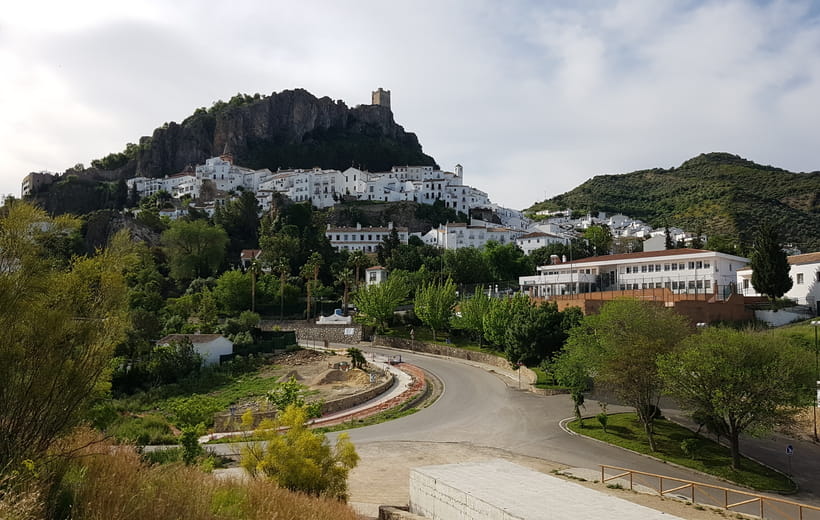 What beautiful towns to visit near Arcos de la Frontera?